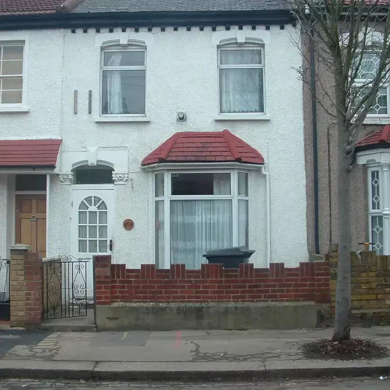 3 bedroom terraced house to rent - Photo 2