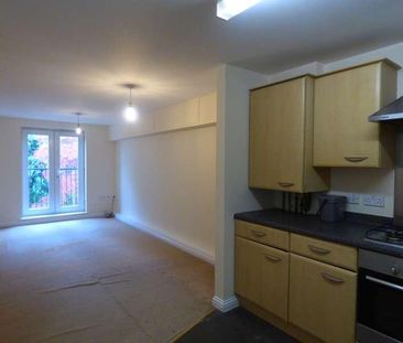 Beeston Court, Laindon, Basildon, SS15 - Photo 2