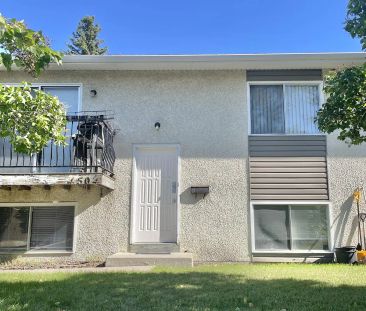 GREAT LOCATION-JUST LIKE NEW- BOWNESS 2 BEDROOM BI-LEVEL TOWNHOUSE ... - Photo 1