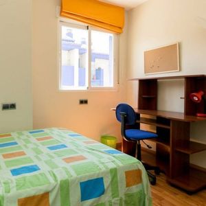 granada, Andalusia 18011 - Photo 2