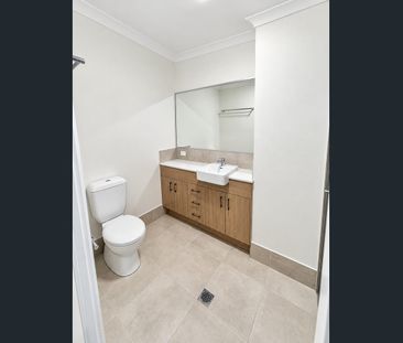 THREE BEDROOM DUPLEX IN QUIET STREET - Photo 6