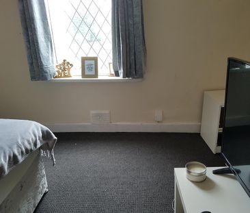 3 bedroom terraced house to rent - Photo 4