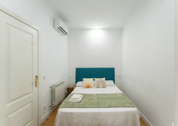 Calle Isabel La Católica, Madrid, Community of Madrid 28013 - Photo 1