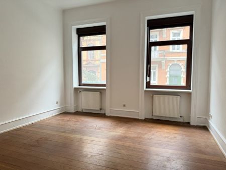 BAHNHOFSNAHE CHARMANTE ALTBAUWOHNUNG IN WIESBADEN MITTE - Photo 2