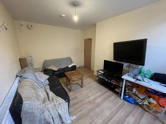 7 bedroom semi-detached house to rent - Photo 1