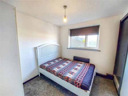 4 bedroom apartment to rent - Photo 4