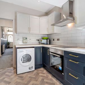 The Perfectly Located Property Studio 4 - Photo 2