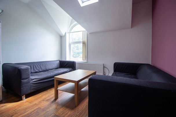 Apt 4, St John’s Terrace - Photo 1