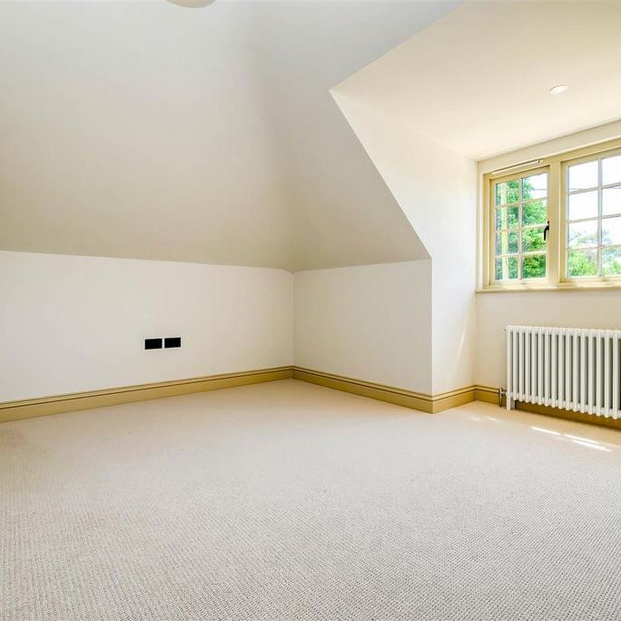 4 bedroom detached house to rent - Photo 1