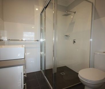 Modern & Convenient Living! - Photo 6