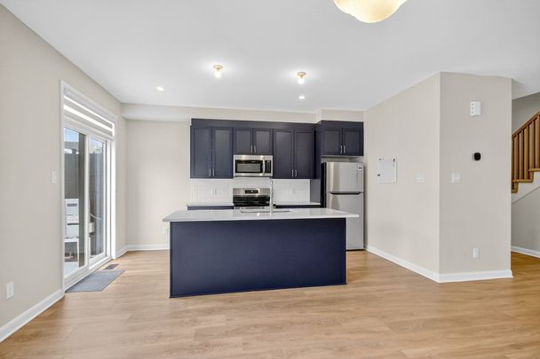For Lease - 525 Woodlily Private, Kanata, Ontario - Photo 1