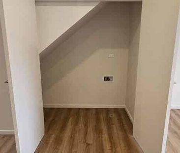 Modern 2BR Townhouse in Sydenham - Photo 4