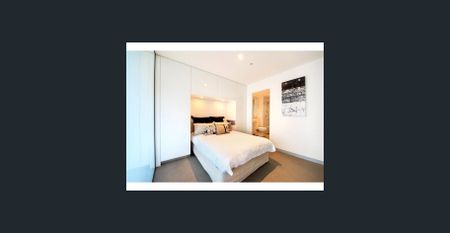 Modern One-Bedroom Apartment in Convenient West Melbourne Location - Photo 2