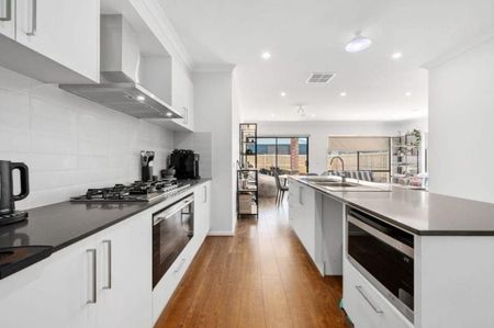 Modern 3 Bedroom Home !! - Photo 5