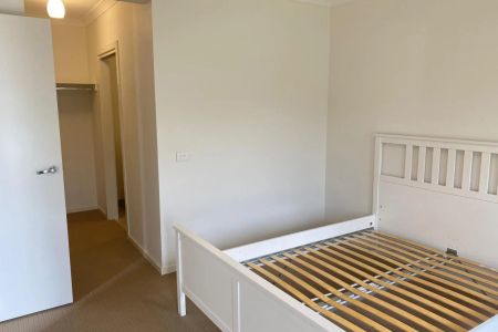 Modern Family living - Photo 5