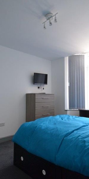 111 TIVERTON ROAD - Photo 1