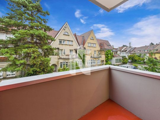 Moderne 3-Zimmer-Wohnung am Neuwilerplatz mit zwei Balkonen, eigenem Waschturm, Lift und Gemeinschaftsgarten - Foto 1