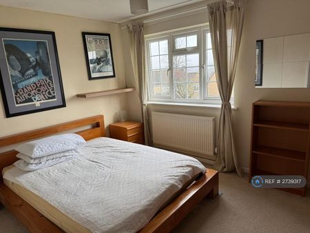 4 bedroom detached house to rent - Photo 4