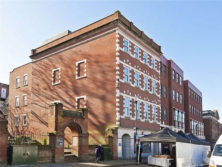 A modern one bedroom apartment in the heart of Guildford town centre. - Photo 2