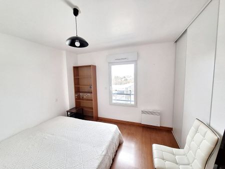 Location Appartement 3 pièces 65m² LES SABLES D OLONNE 85100 - Photo 2