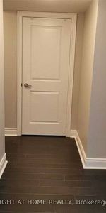 Jarvis St. & Bloor St.W Beautiful 2Bdrm Split Laminate Floors Corner - Photo 4