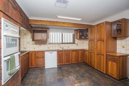 Spacious Home – Perfect for Relaxed, Low-Maintenance Living! - Photo 5