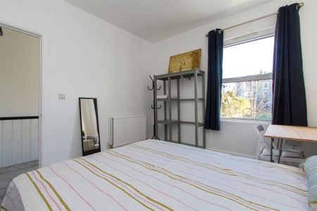 4 bedroom maisonette to rent - Photo 5