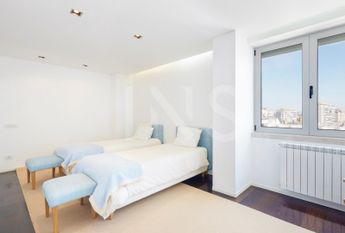 Apartamento T5 em Lisboa