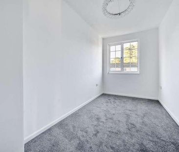 Birch Hill, Berkshire, RG12 - Photo 4