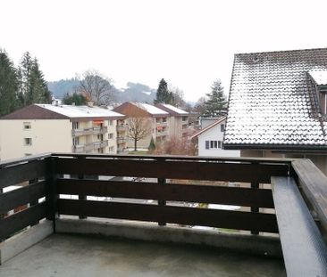 Heimelige Dachwohnung Nähe Bahnhof und Emme! - Foto 3