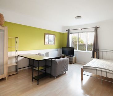 Studio Apartment - Photo 1
