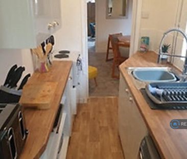 2 bedroom end of terrace house to rent - Photo 6