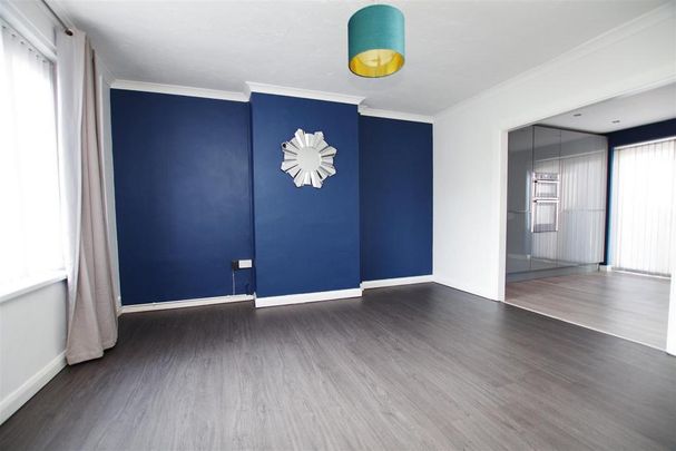 3 bedroom end of terrace house to rent - Photo 1