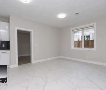 391 Catalina Crescent, Richmond (East Ground Level Suite) - Photo 6