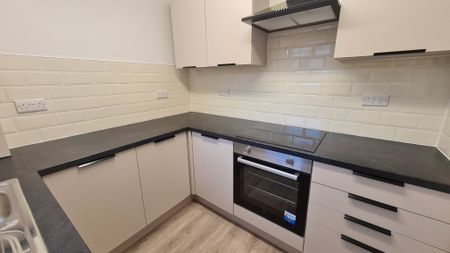 Cedar Walk, Pontefract, Featherstone - Photo 5