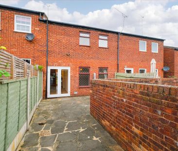 3 bedroom terraced house to rent - Photo 2
