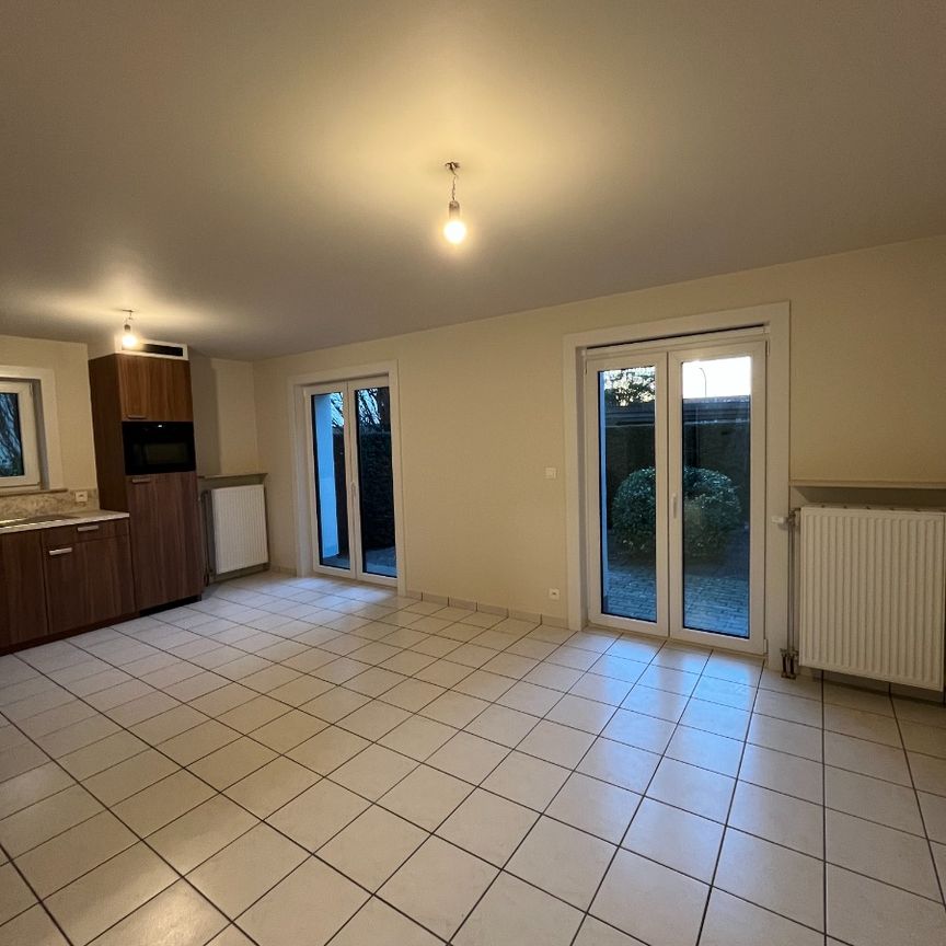 Gelijksvloers app. met 1 slaapkamer te huur in Waregem - Photo 1