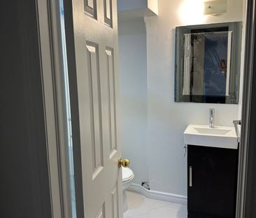 For Lease - 22 Hazelglen Court, Brampton, Ontario - Photo 4