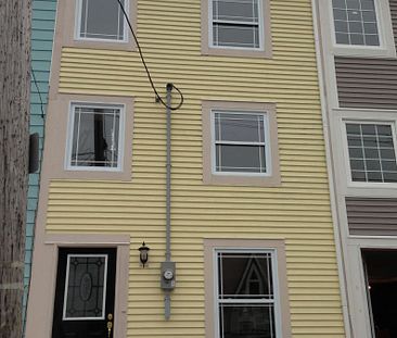 Trendy 2+1 BR Townhouse in the Heart of Downtown St. John’s ! - Photo 1