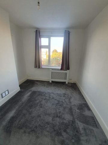 4 bedroom terraced house to rent - Photo 3