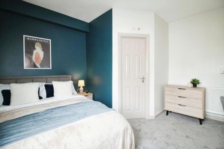 1 bedroom in a house share to rent - Photo 3