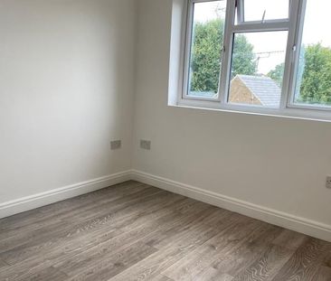 3 Bed Flat, Zayna House, NW10 - Photo 1