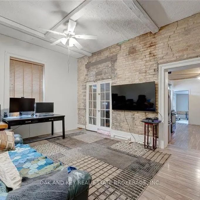 416 SIMCOE STREET - Photo 1