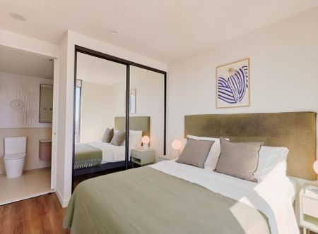 Two Bedroom Apartment Furnished - Photo 3