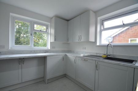 2 bedroom Maisonette to rent - Photo 5