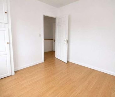 Shackleford Road, Woking, Surrey, GU22 - Photo 5