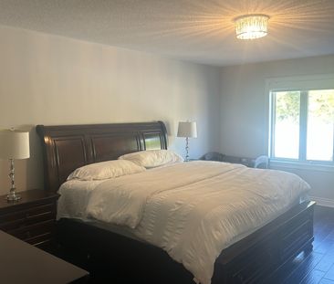 For Lease - 131 Chelsea Crescent, Bradford West Gwillimbury, Ontario - Photo 2