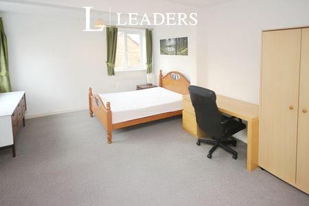 6 bedroom detached to rent Melville Road, Winton - Photo 5