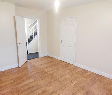 3 bedroom Semi-detached house to rent - Photo 6