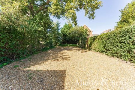 6 bedroom detached house to rent - Photo 4